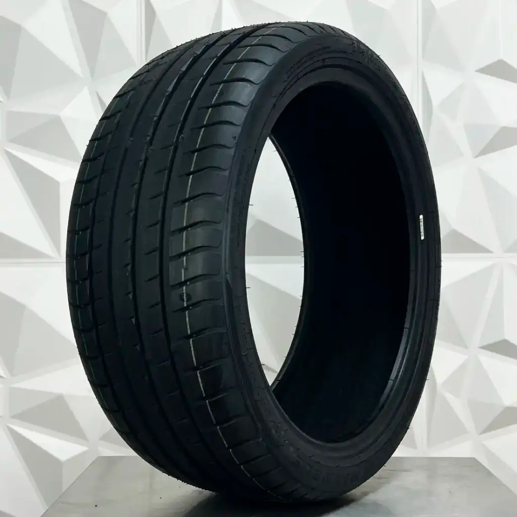 LLANTA TALON TH202 245/40R20 TRIANGLE 99Y